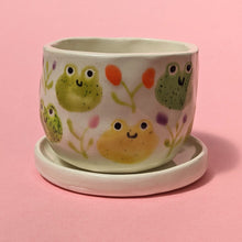 Load image into Gallery viewer, Frog Plant Pot With Saucer
